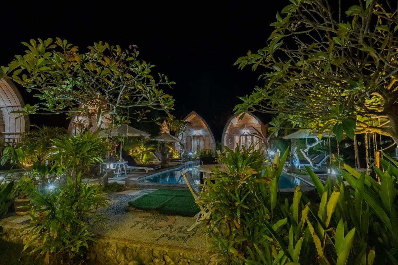 The Mel Huts हॉलिडे पार्क Batununggul